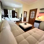 Pulake 3* Μπεράτ